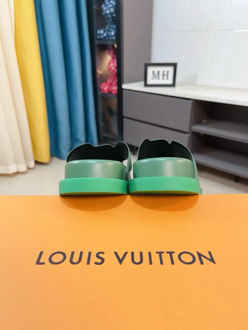 Men's shoes 💰300🌹🌹【LV】Multi-color new men's slippers, original top quality version, original special frosted cowhide➕sheepskin inner and side, non-slip combination sole, more stable walking, more comfortable and lightweight, high-end and generous, size: 38~44
